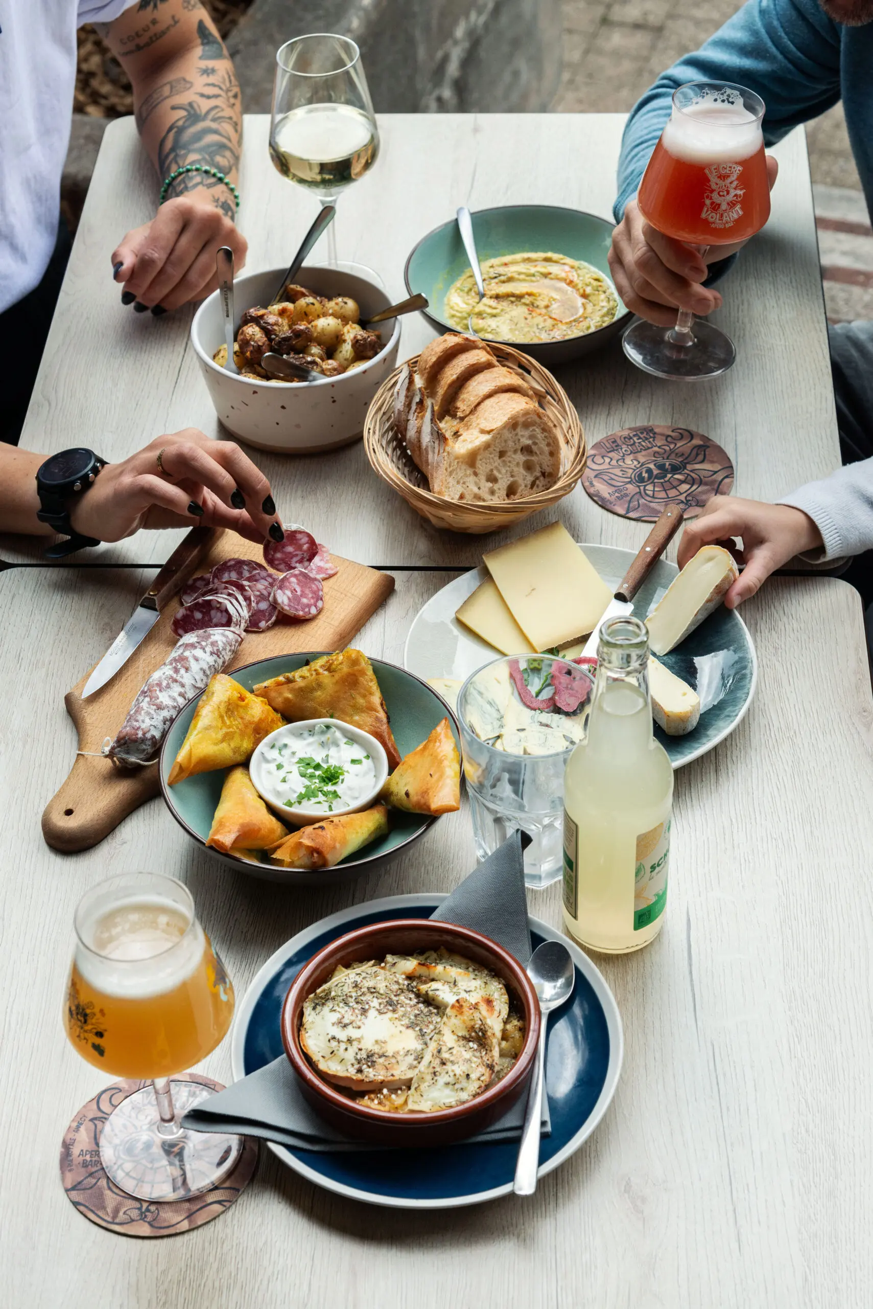 bar tapas annecy_assiettes à partagées_apéritif dinatoire_apéro dinatoire_le cerf volant annecy